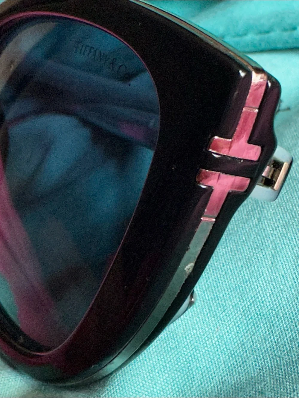 Tiffany & Co. Blue Black Polarized Tiffany’s T Collection Case/Dustbag/Cloth